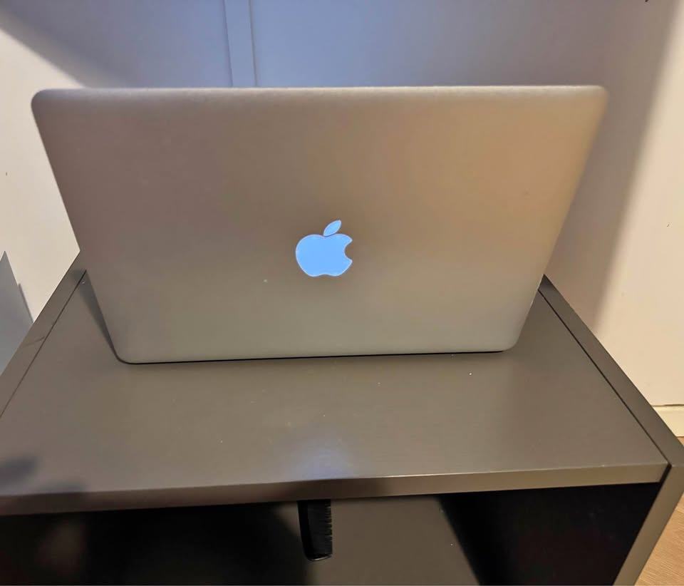 Macbook